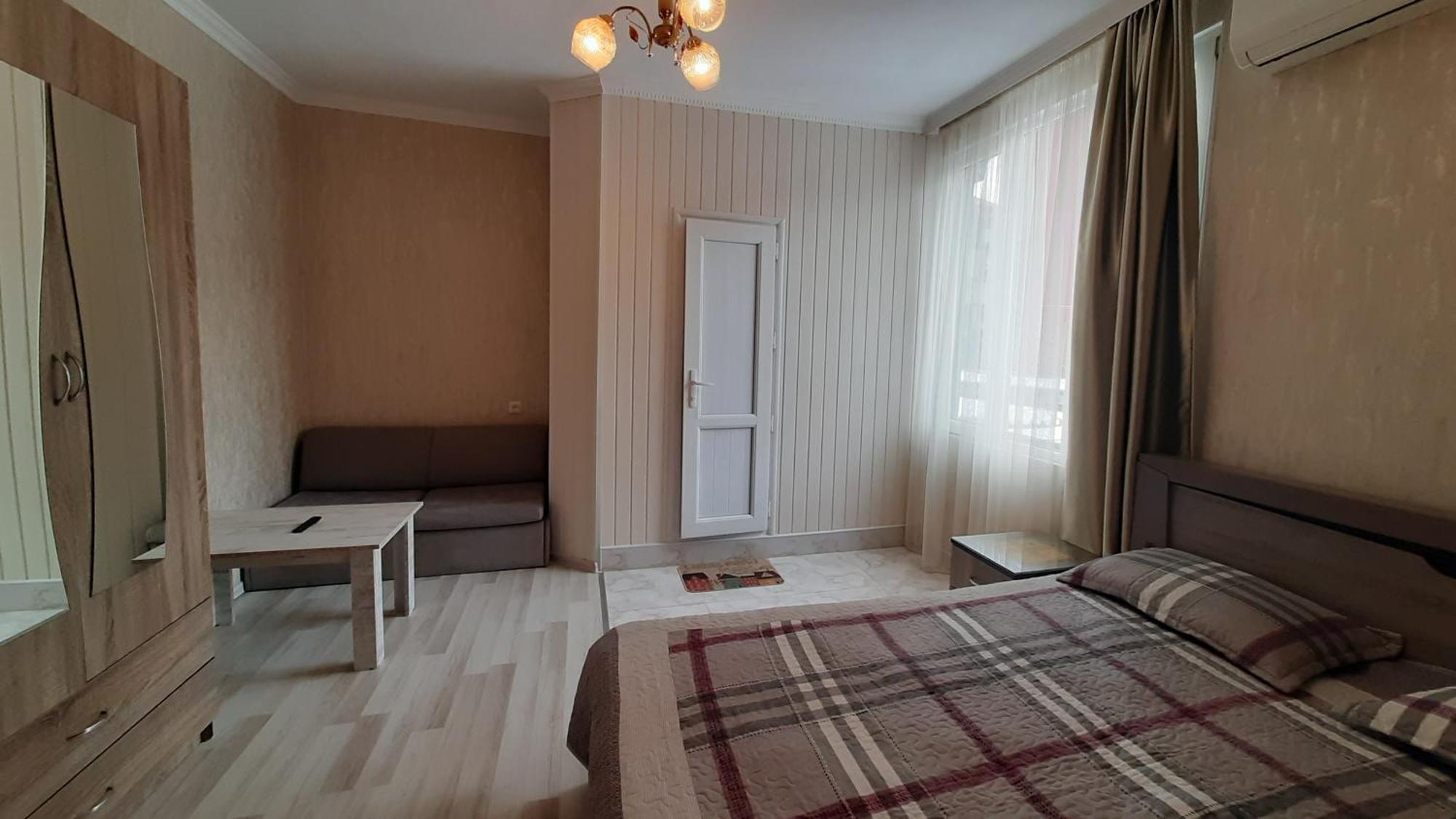 Guesthouse Next To Beach バトゥーミ エクステリア 写真