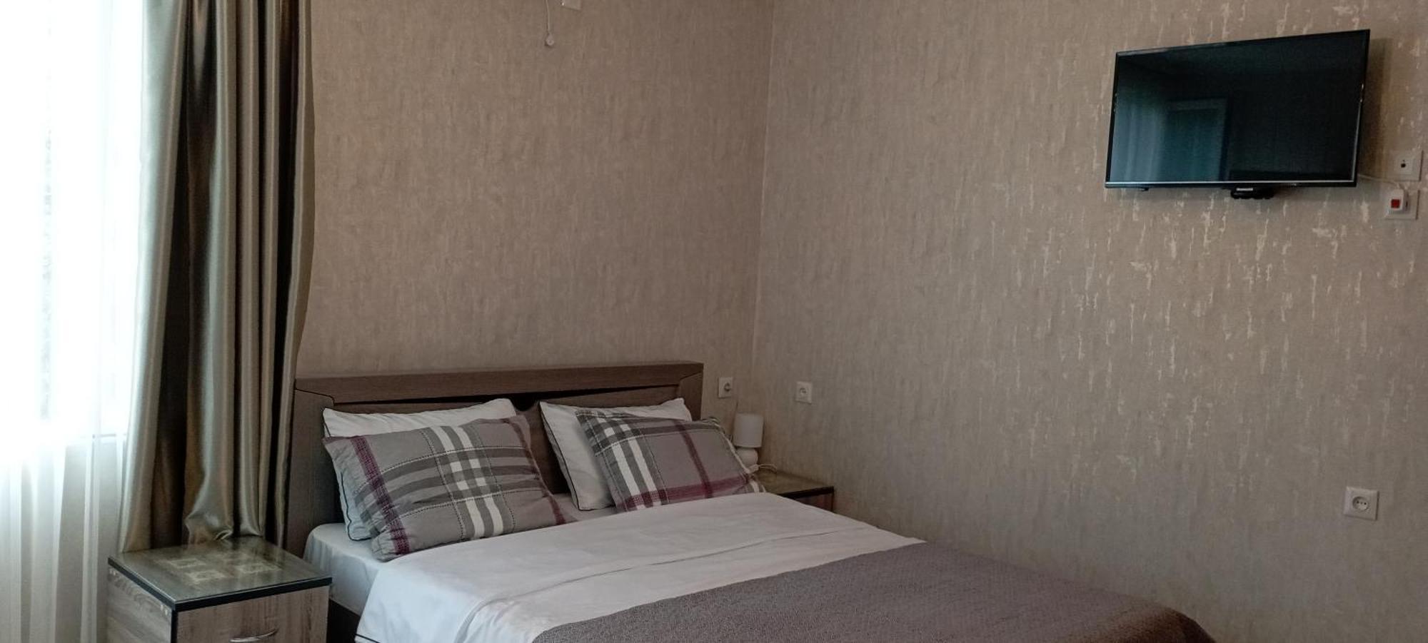 Guesthouse Next To Beach バトゥーミ エクステリア 写真